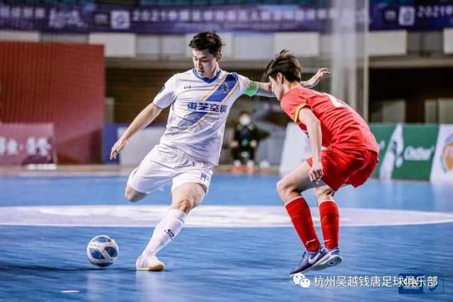 孙杨发言过程中自行换翻译 仲裁小组满脸黑线拒绝